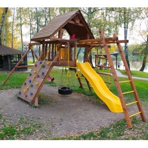 Детский игровой комплекс New Sunrise Зарница с деревянной крышей и рукоходом